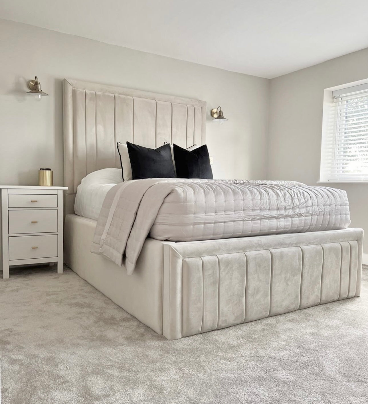 Bella upholstered bed – Exclusive Beds